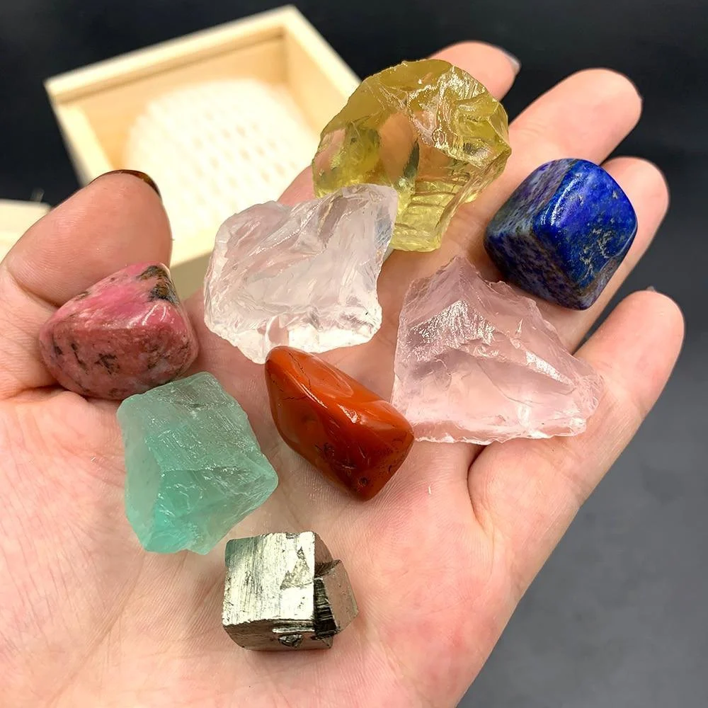 10 Healing Crystals In a Box - Glova