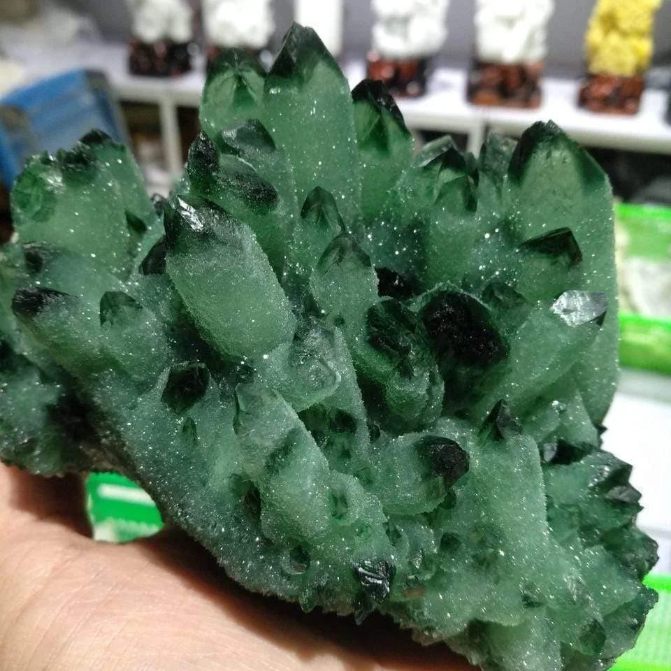 680g Green Phantom Quartz Crystal - Glova