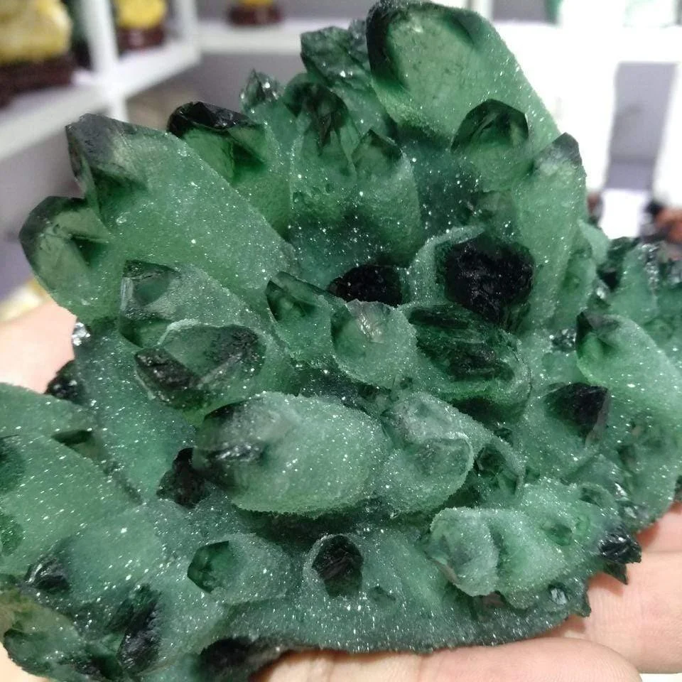 680g Green Phantom Quartz Crystal - Glova