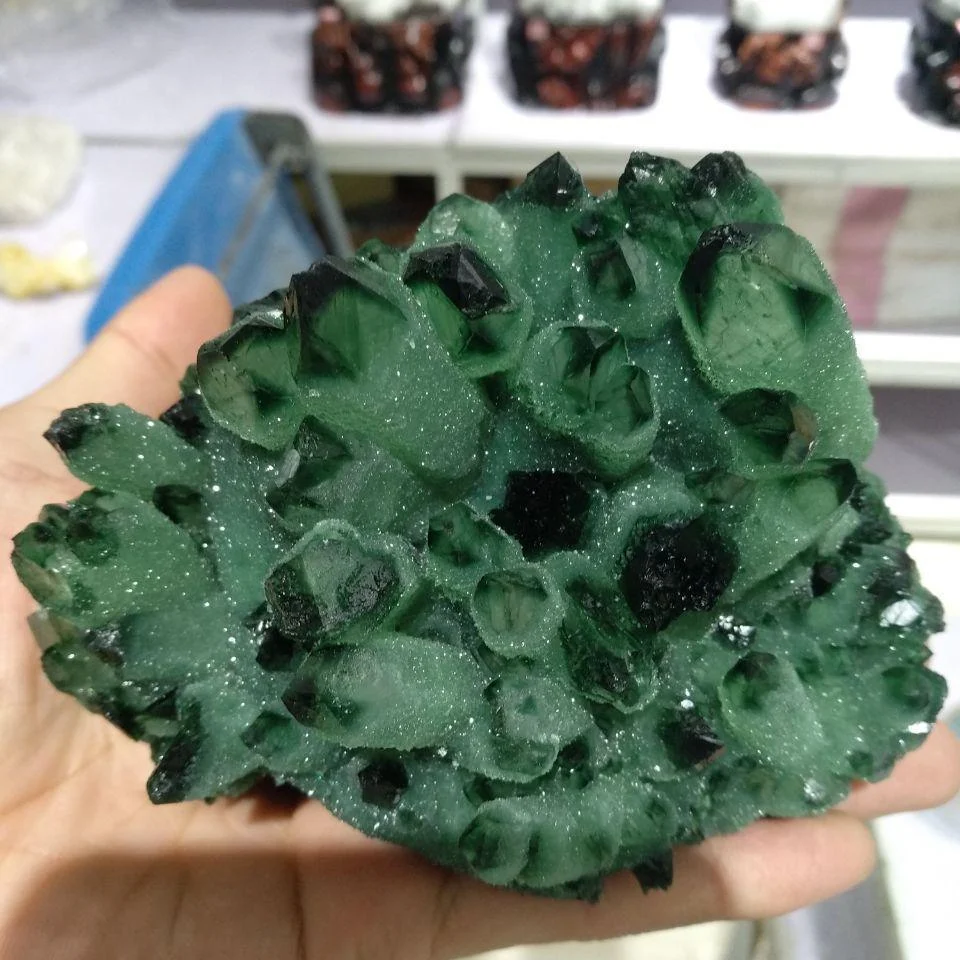 680g Green Phantom Quartz Crystal - Glova