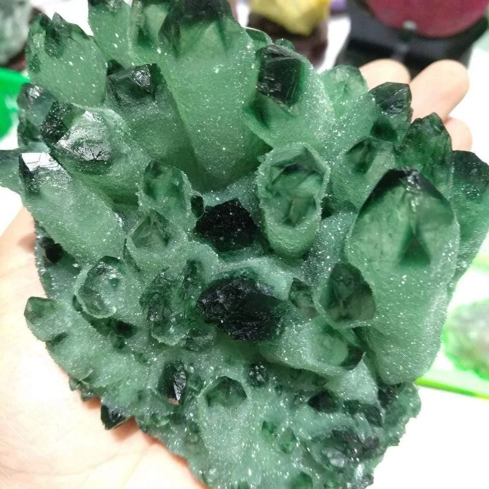 680g Green Phantom Quartz Crystal - Glova