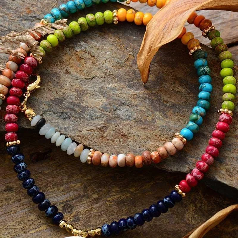 7 Chakra Moon Necklace - Glova