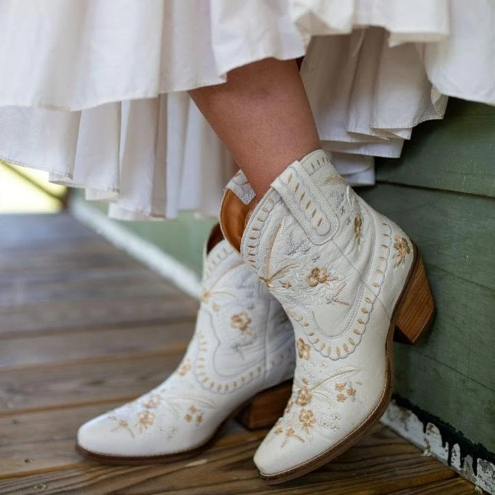 Arizona Embroidered Western Boots - Glova