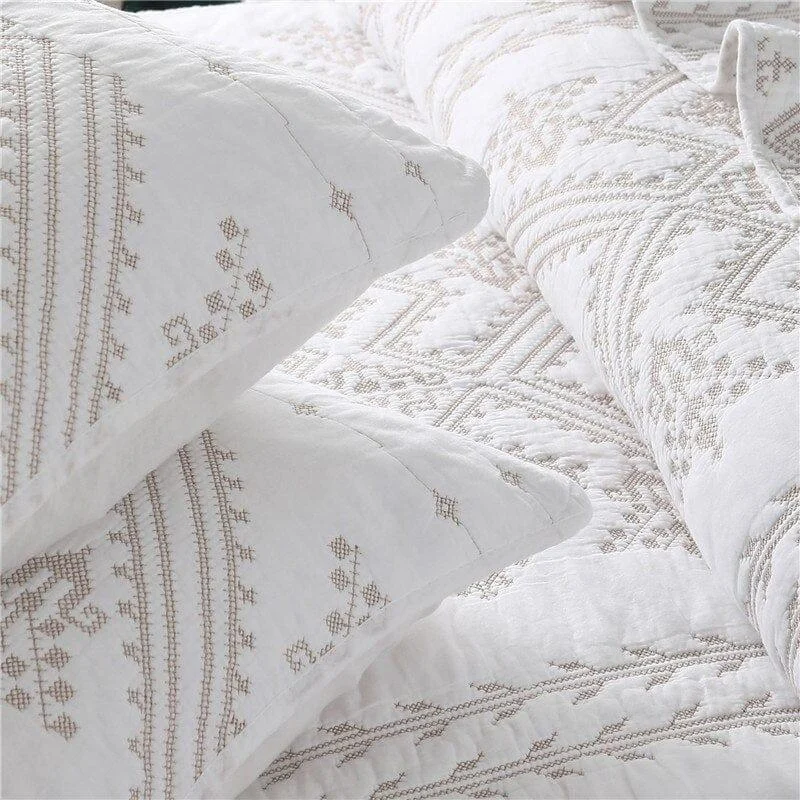 Bathilda Embroidered Bedspread Set - Glova