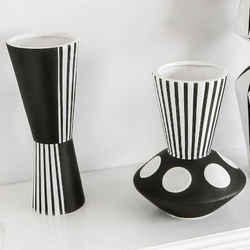 Black And White Irregular Vase - Glova