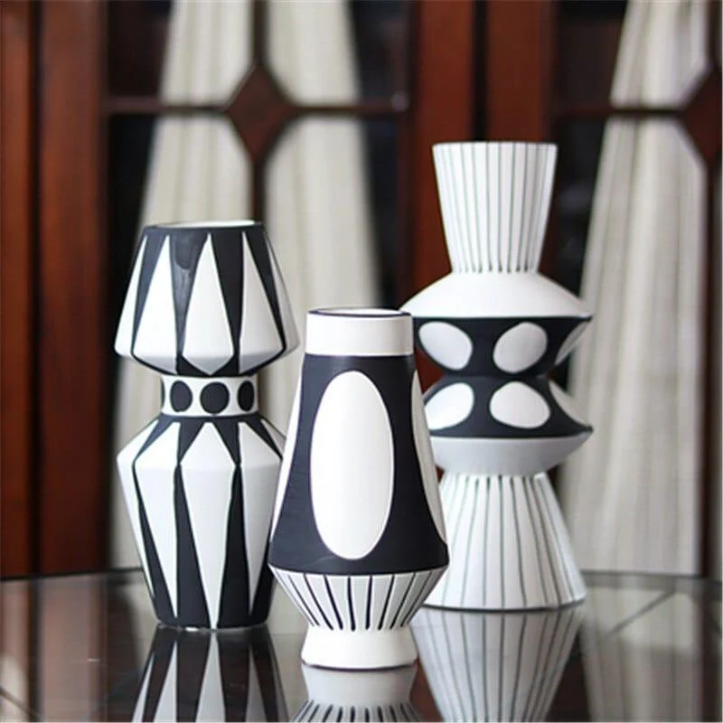 Black And White Irregular Vase - Glova