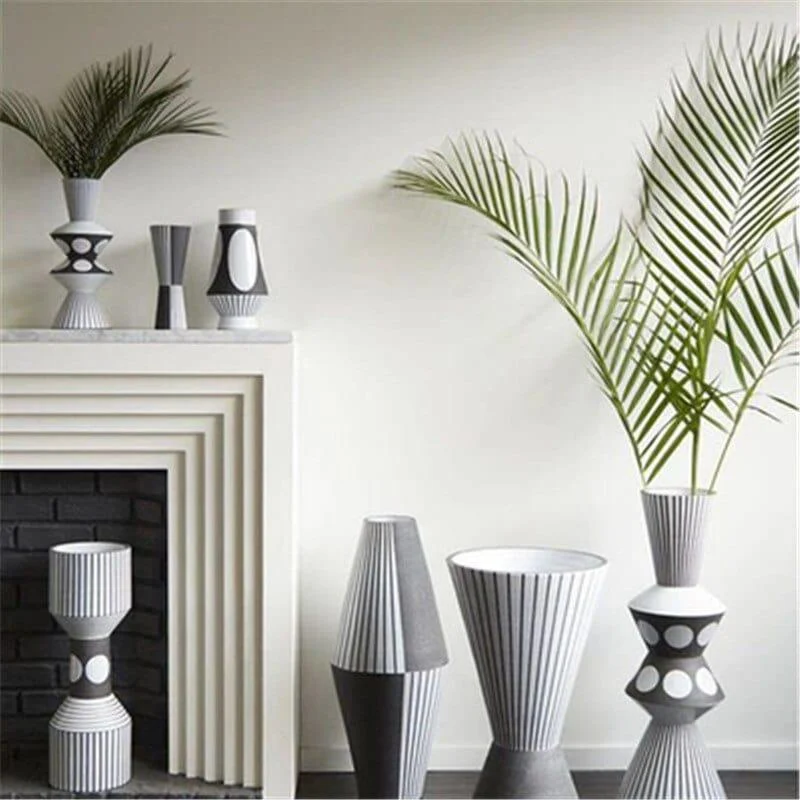 Black And White Irregular Vase - Glova