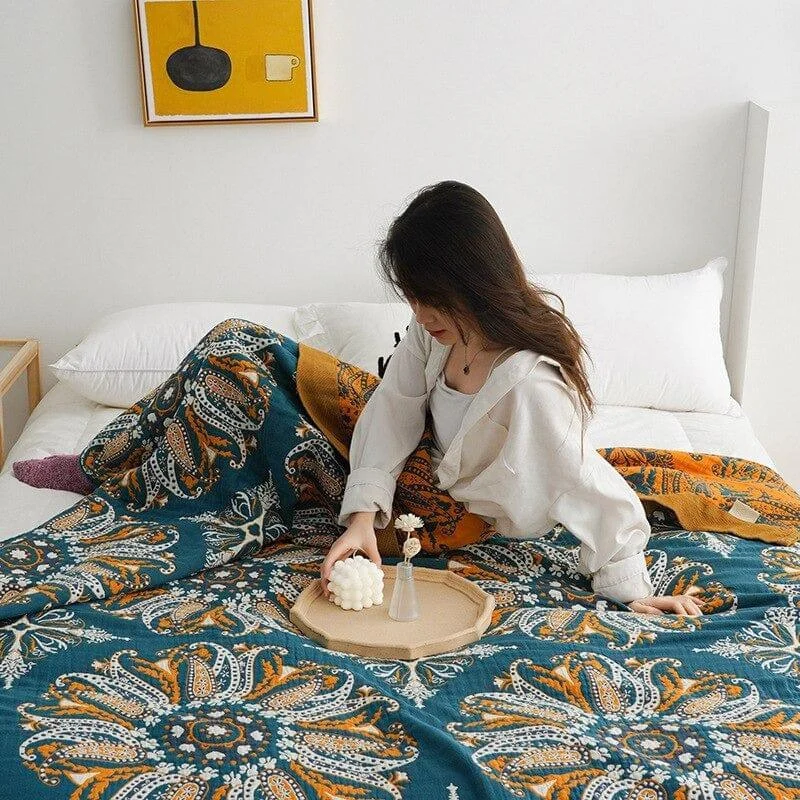 Bohemian Paisley Flower Bedspread in Green - Glova