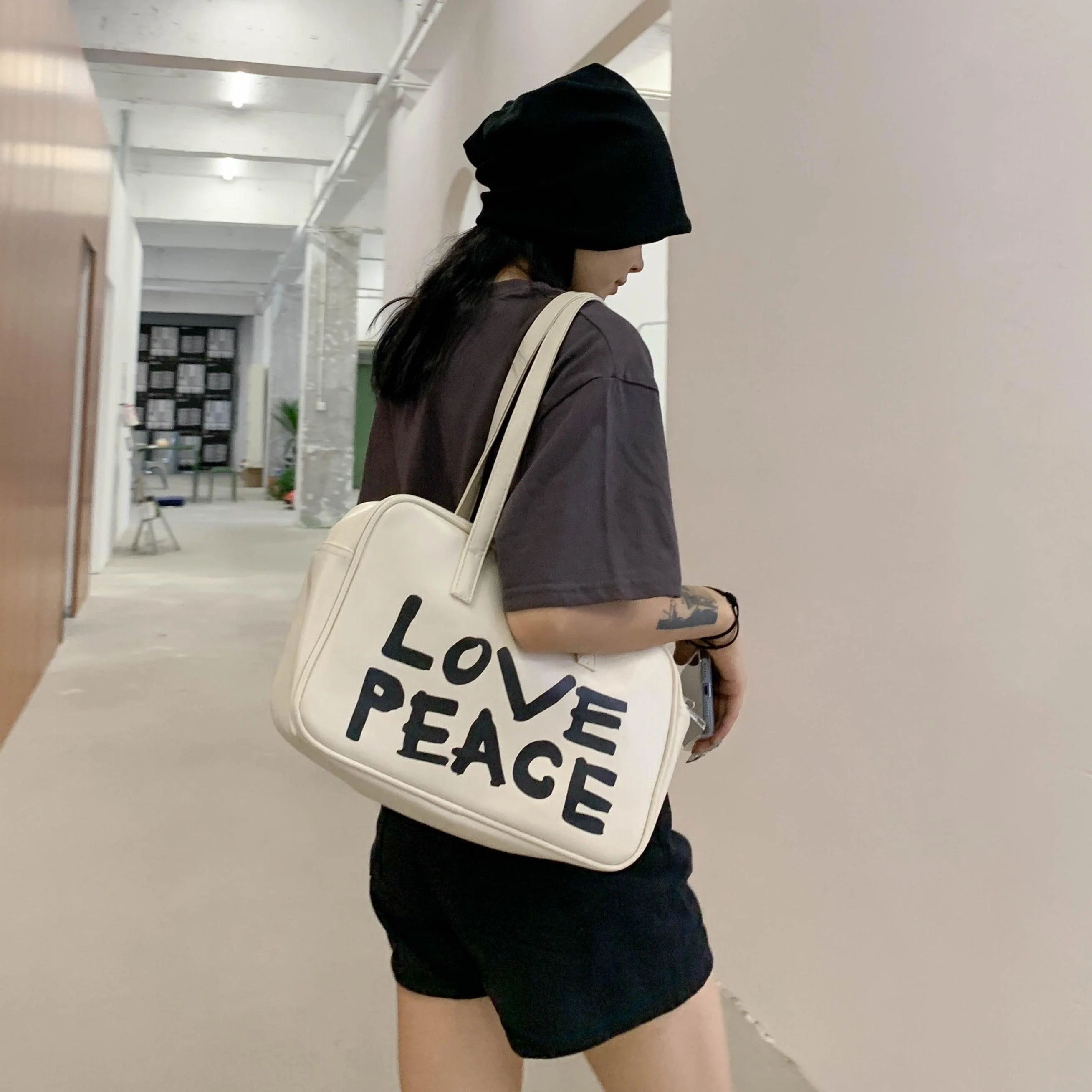 Casual LOVE PEACE Bowling Bag - Glova