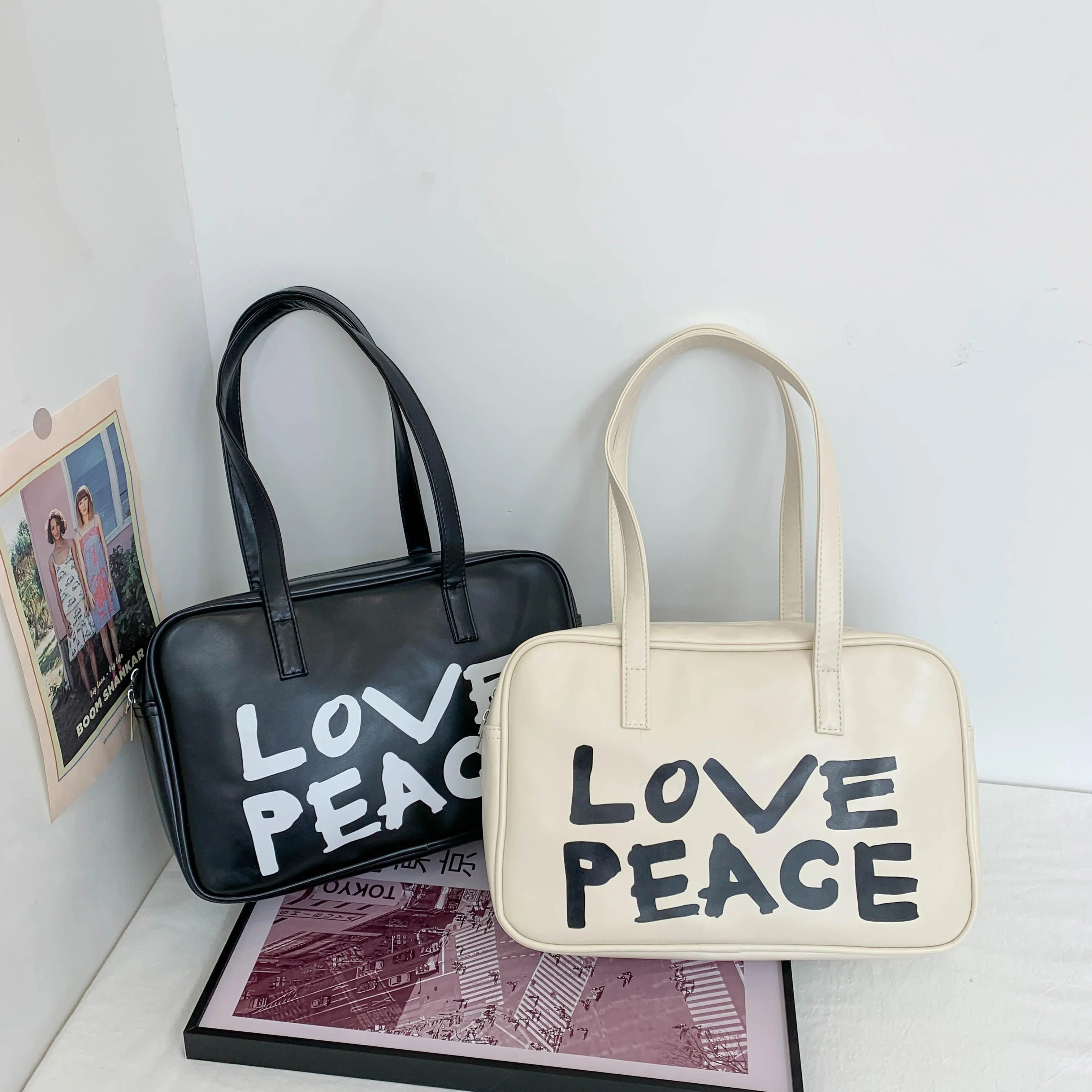 Casual LOVE PEACE Bowling Bag - Glova