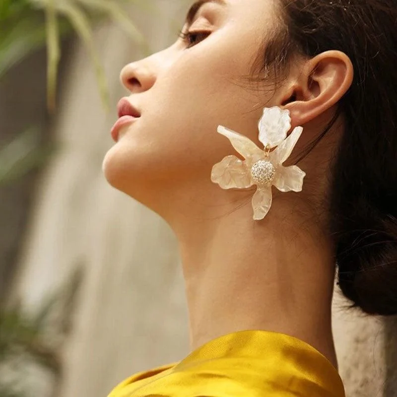 Damien Resin Flower Earrings - Glova