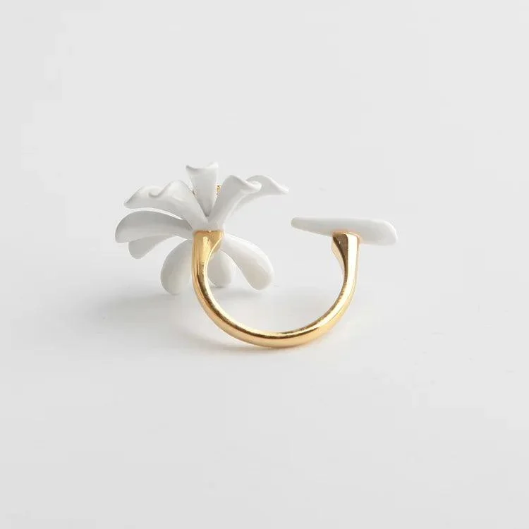 Delicate 3D Daisy Flower Ring - Glova