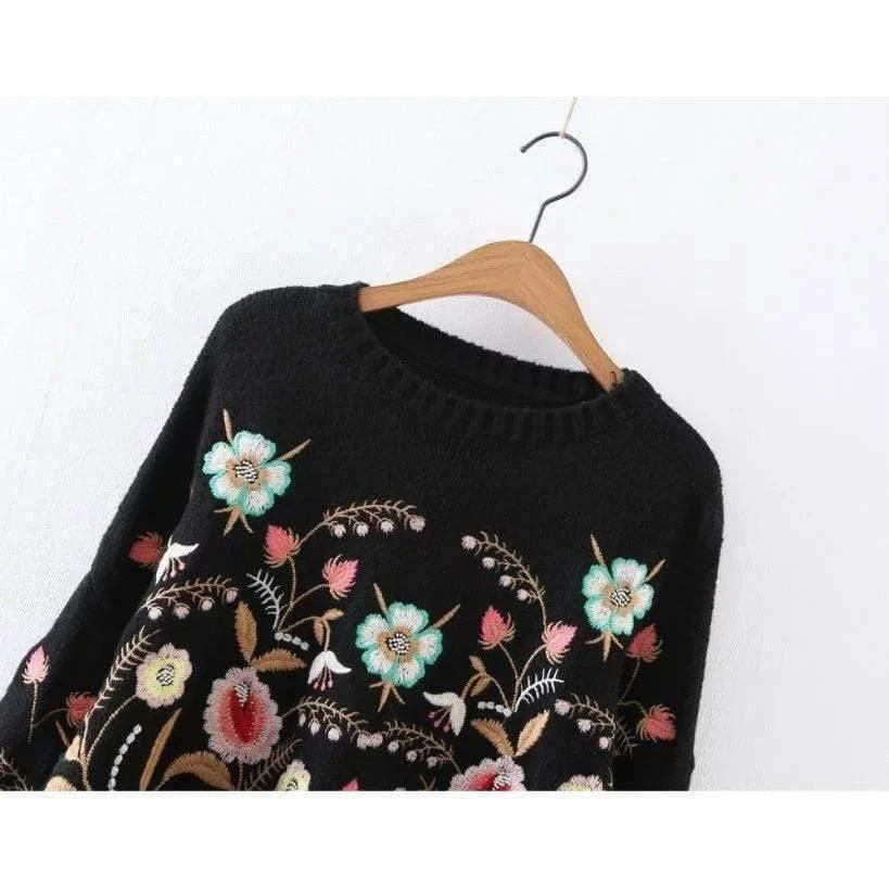 Embroidered Knit Sweater - Glova