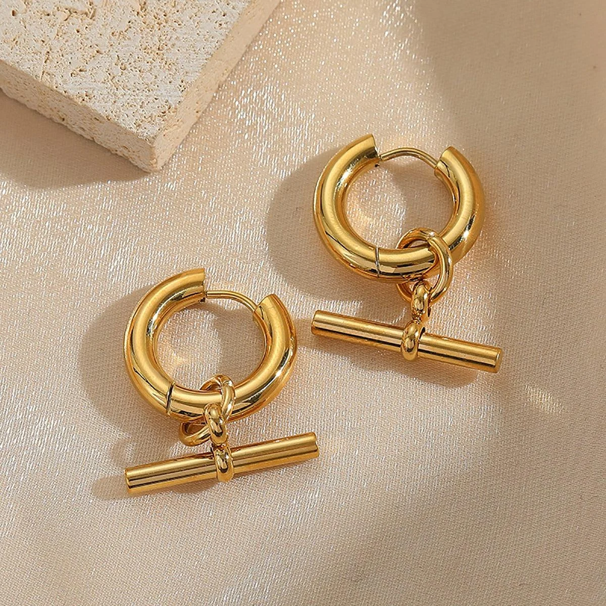 Ensa Circle and Bar Hoop Earrings - Glova