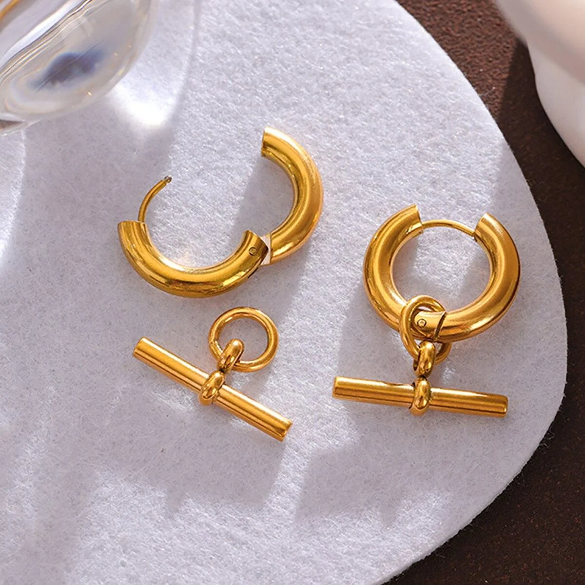 Ensa Circle and Bar Hoop Earrings - Glova