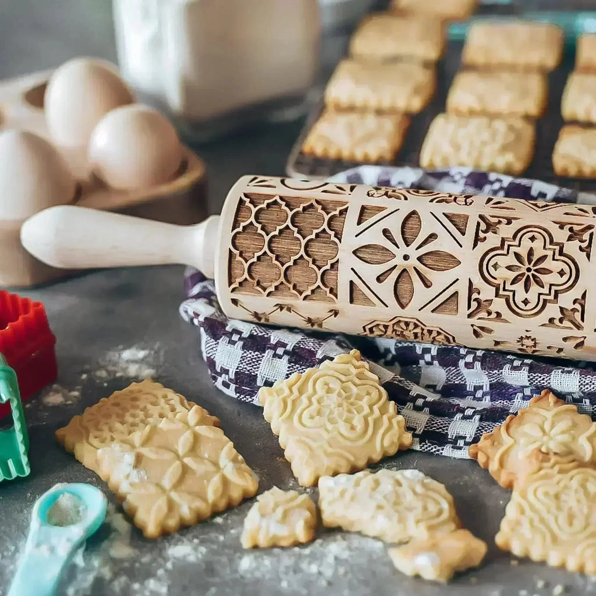 Festive Embossed Rolling Pin - Glova