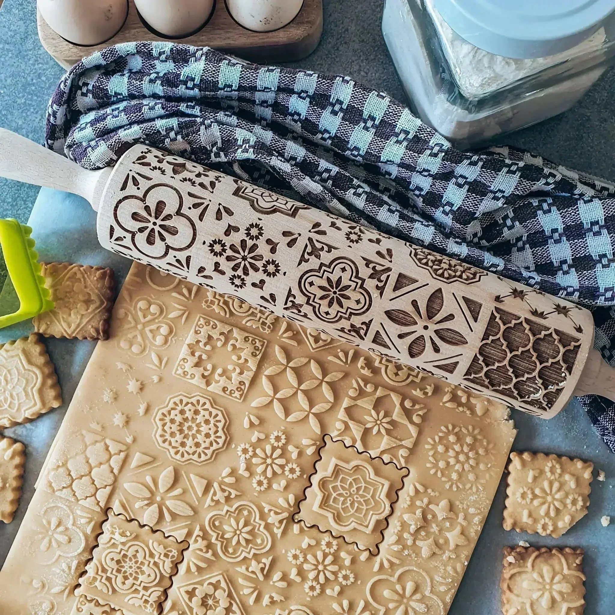 Festive Embossed Rolling Pin - Glova