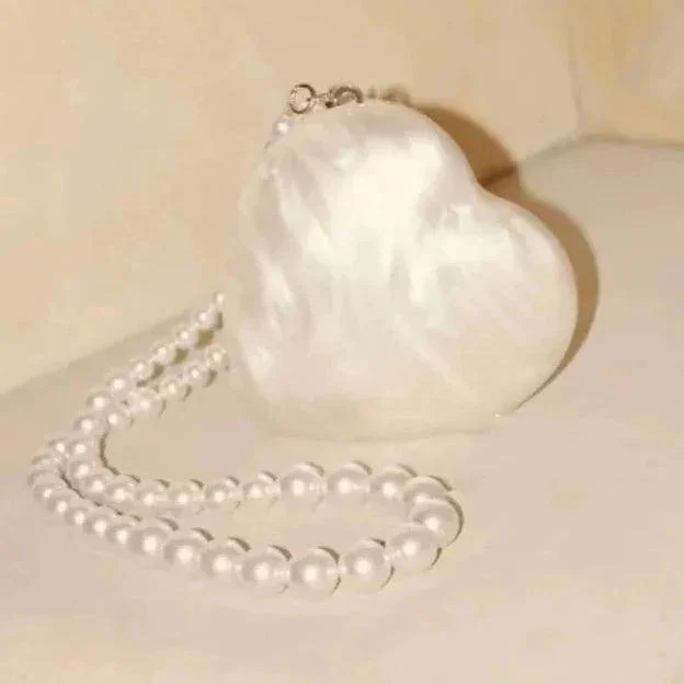 Fiadh Heart Pearl Resin Clutch - Glova