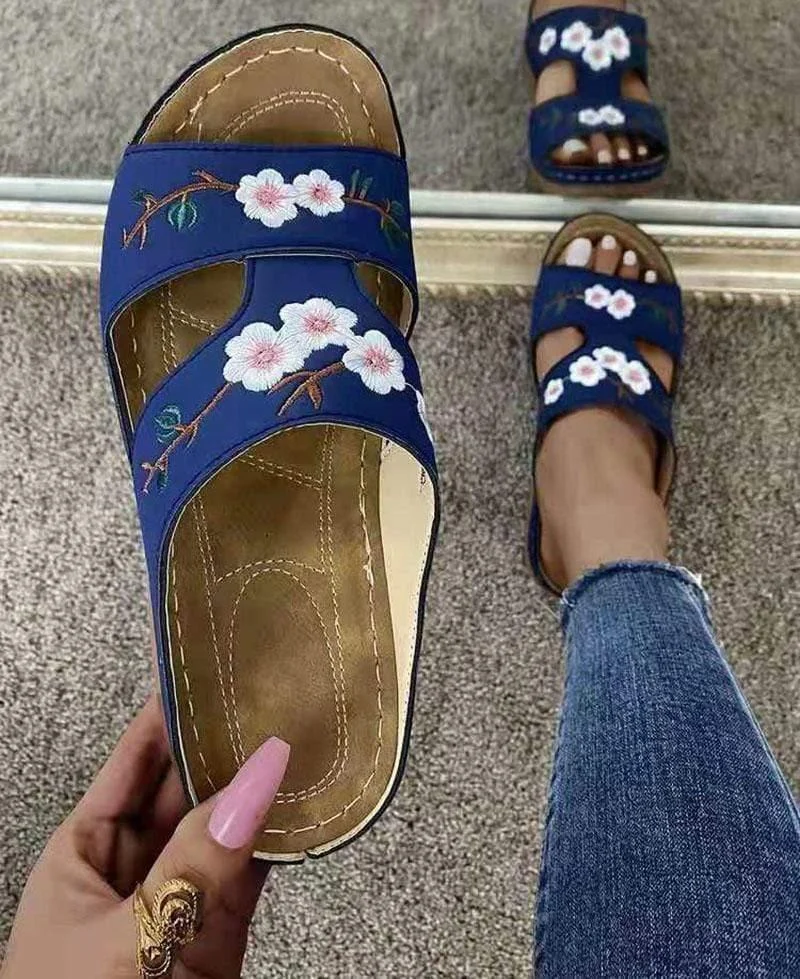 Floral Embroidered Slippers - Glova