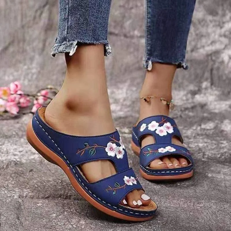 Floral Embroidered Slippers - Glova