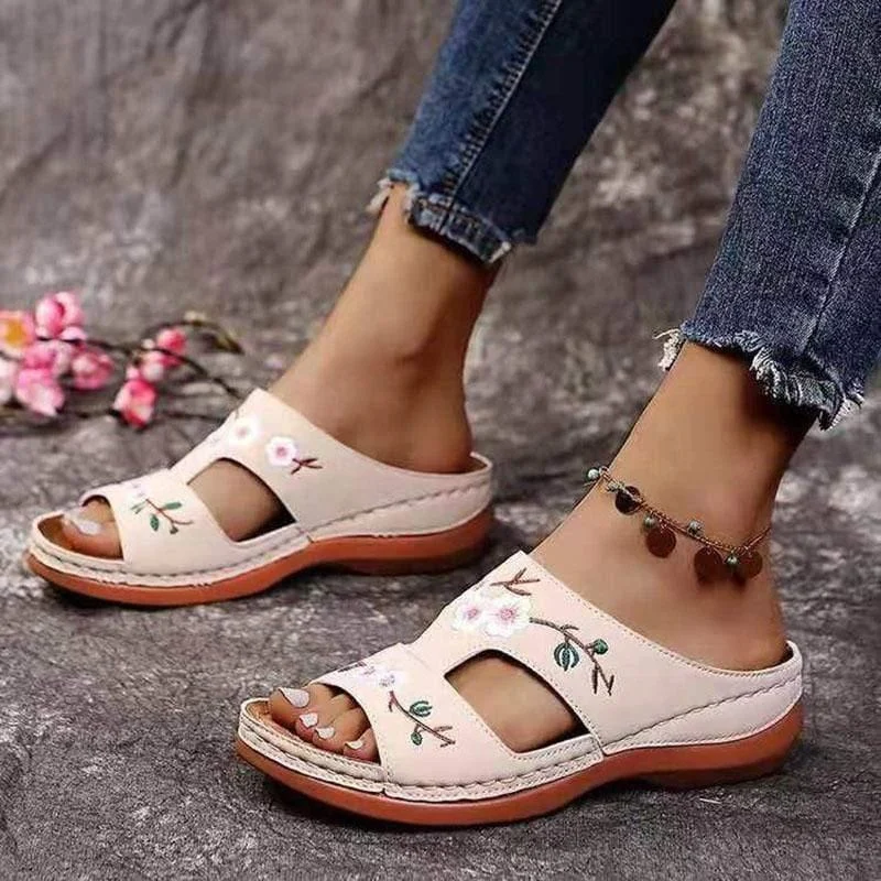 Floral Embroidered Slippers - Glova