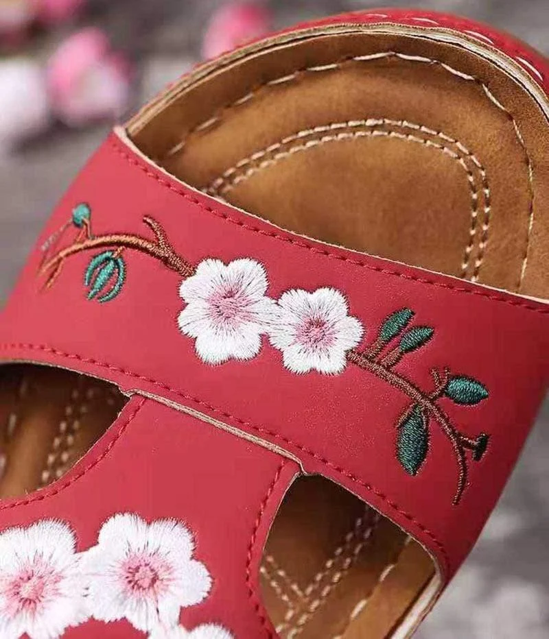 Floral Embroidered Slippers - Glova