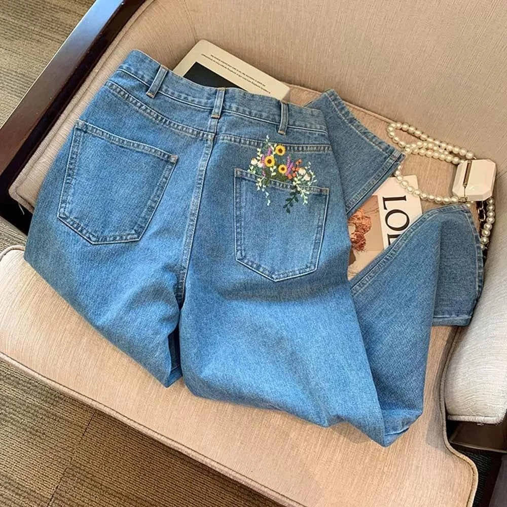 Flowers In My Pocket Embroidered Jeans - Glova