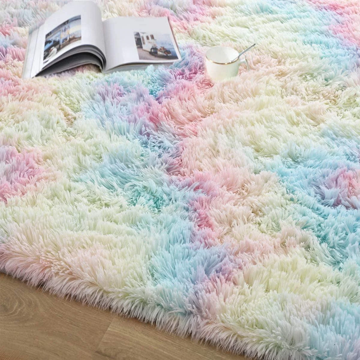 Fluffy Rainbow Carpet - Glova