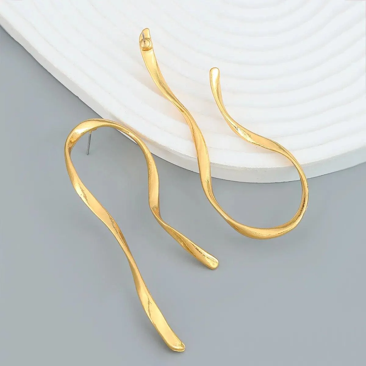 Gina Irregular U-shaped Earrings - Glova