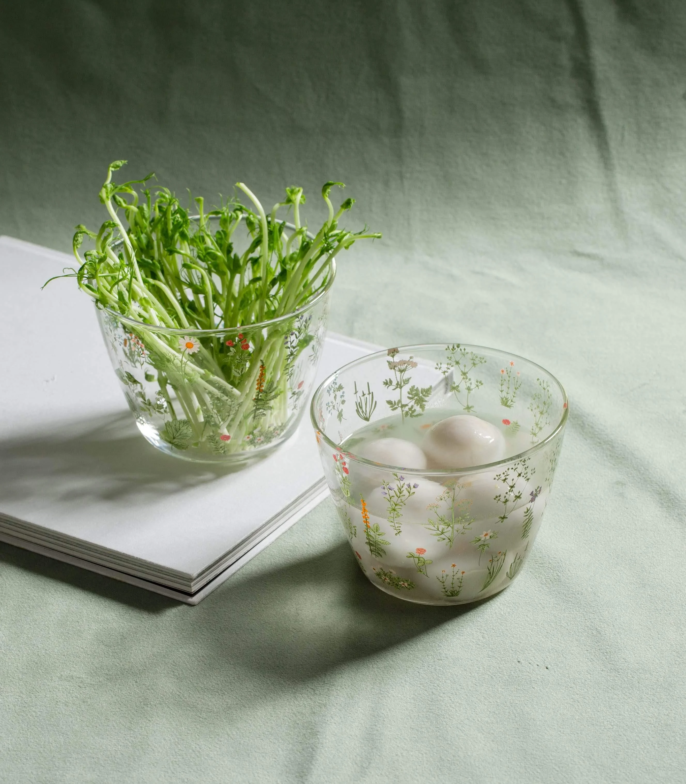 Grass & Flowers Glass Mug - Glova