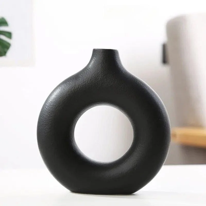 Hollow Minimalistic Ceramic Vase - Glova