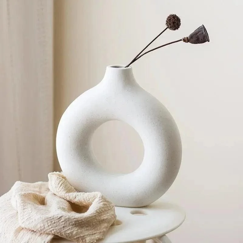 Hollow Minimalistic Ceramic Vase - Glova