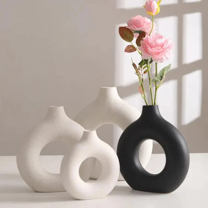 Hollow Minimalistic Ceramic Vase - Glova