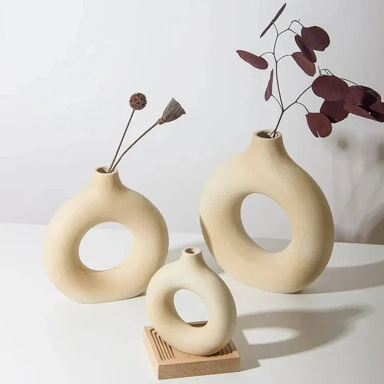 Hollow Minimalistic Ceramic Vase - Glova