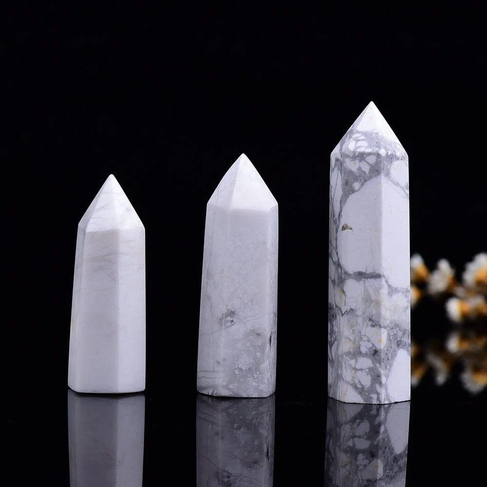 Howlite Crystal Point Tower - Glova