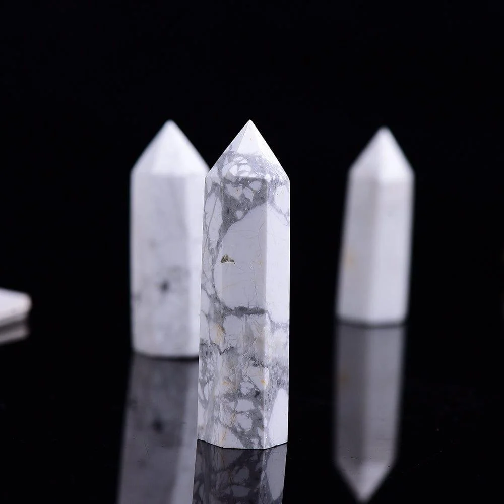 Howlite Crystal Point Tower - Glova