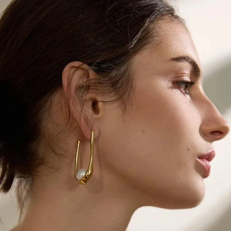 Ilana Pearl Oval Hoop Earrings - Glova