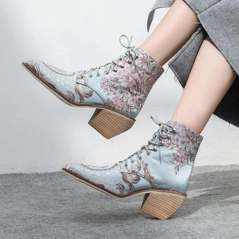 Jasmine Embroidered Boots - Glova