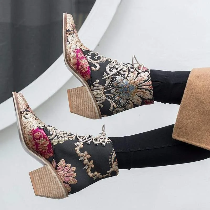 Jasmine Embroidered Boots - Glova