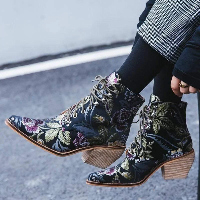 Jasmine Embroidered Boots - Glova