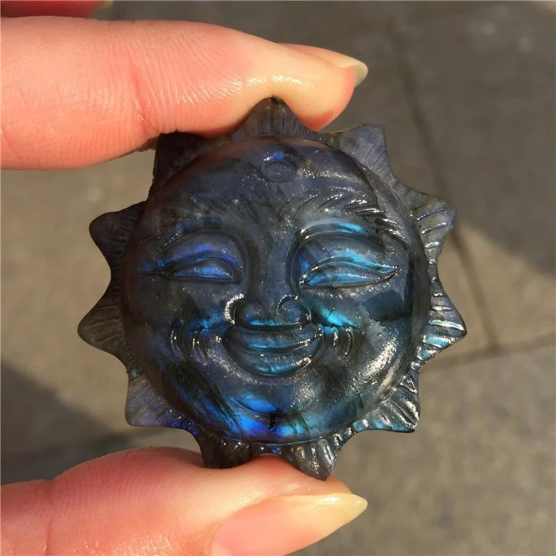 Labradorite Sun Face Carving - Glova