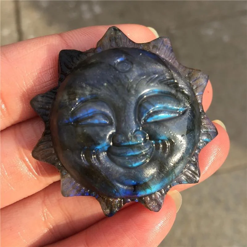 Labradorite Sun Face Carving - Glova