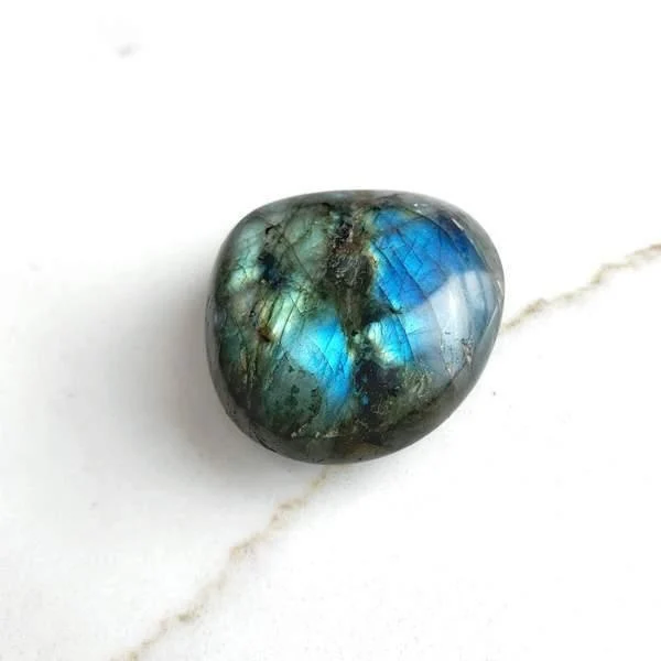 Labradorite Tumbled Stone - Glova