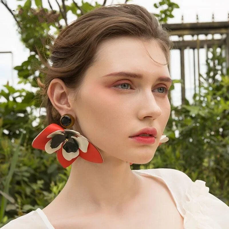 Lilian Big Flower Stud Earrings - 4 Colors - Glova