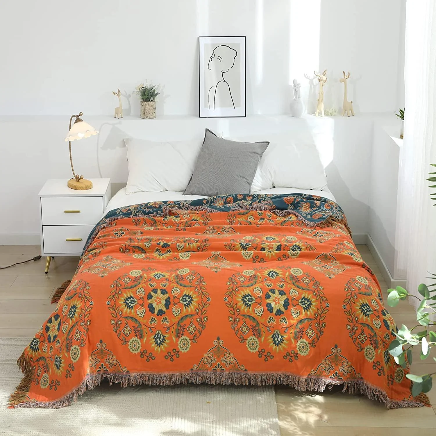 Marguerite Floral Tasseled Bedspread - Glova