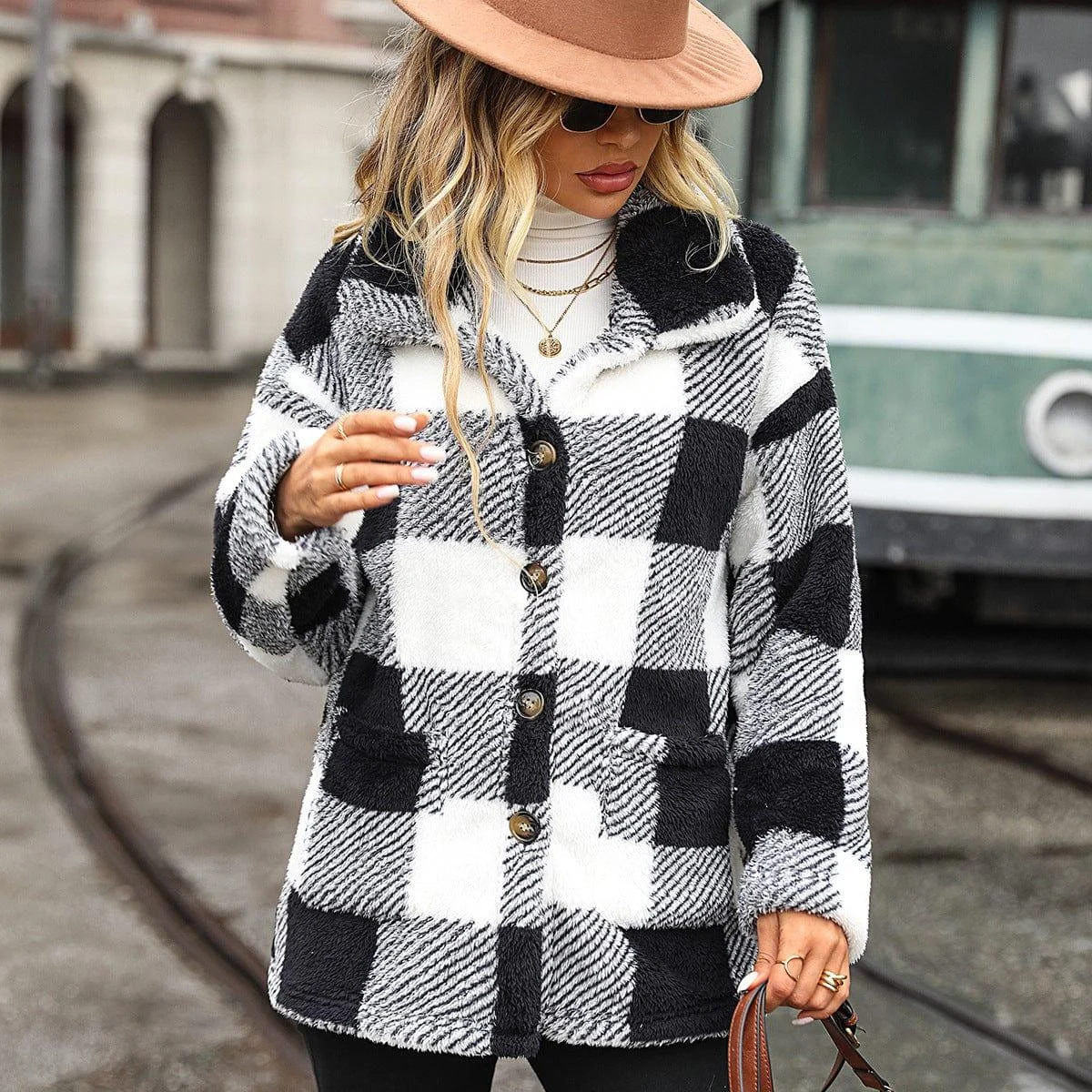 Melisande Boxy Coat in Check Fluffy Borg - Glova