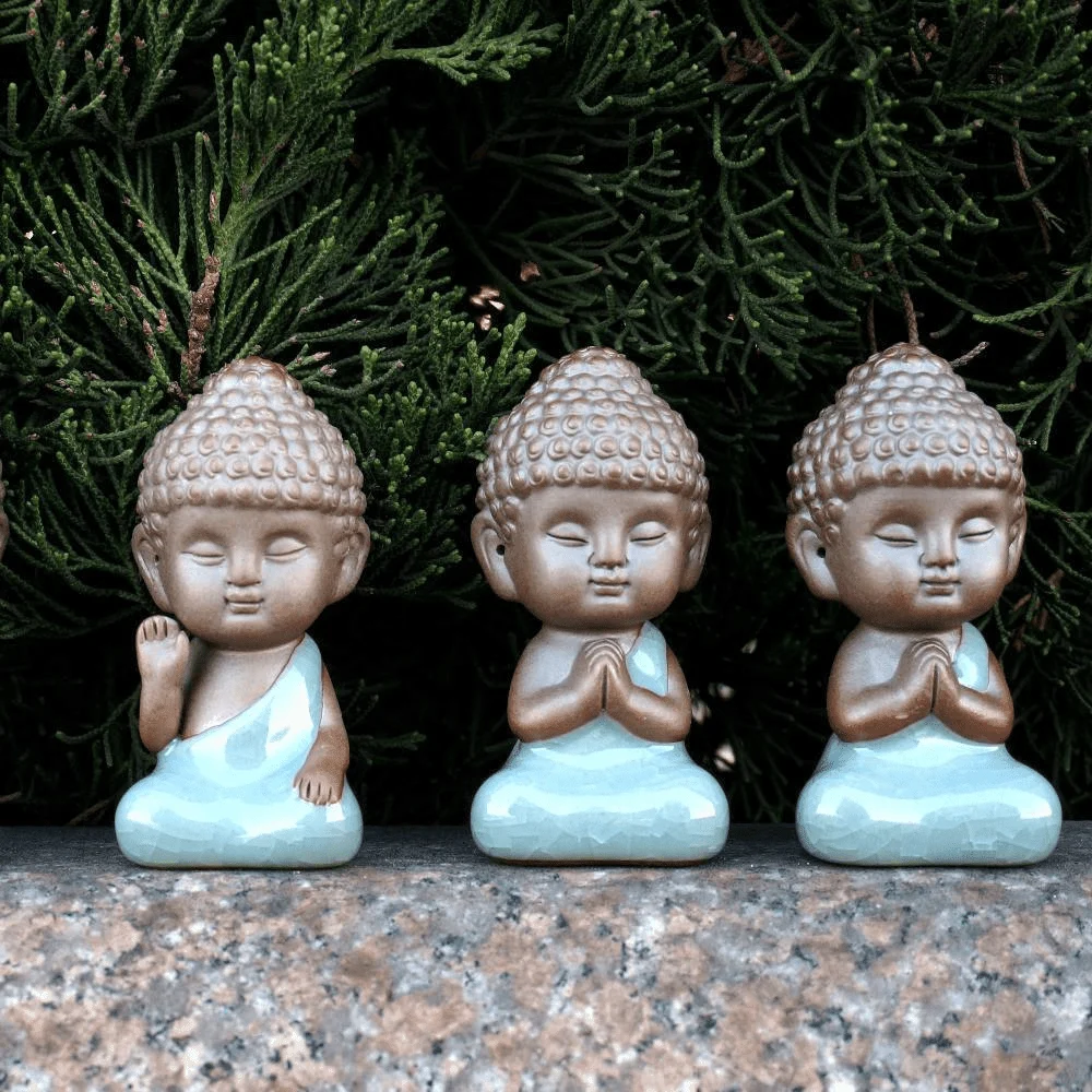 Mini Buddha Statue in Ceramic and Porcelain - Glova