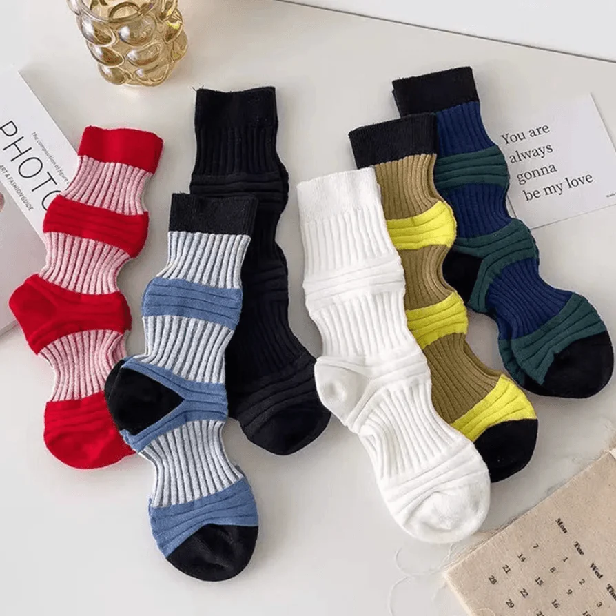 Minimalist Color Contrast Pleated Socks - Glova