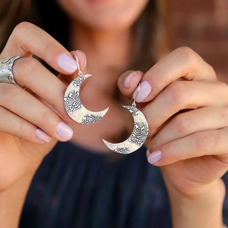 Minimalist Silver Crescent Moon Earrings - Glova