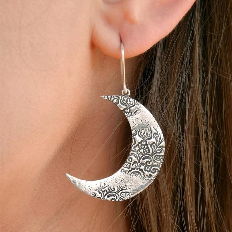 Minimalist Silver Crescent Moon Earrings - Glova